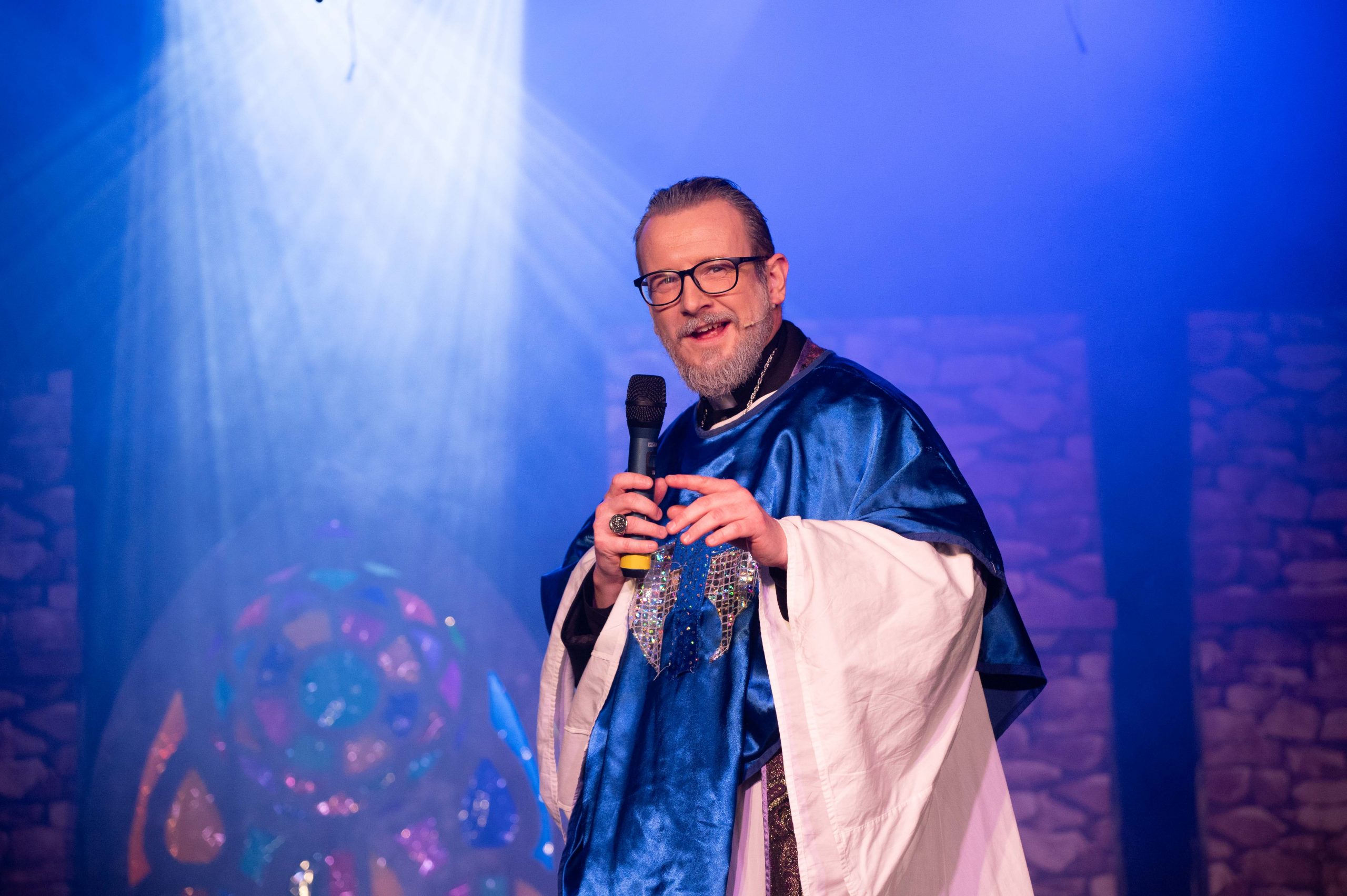 STC SISTER ACT 28.5.25-417